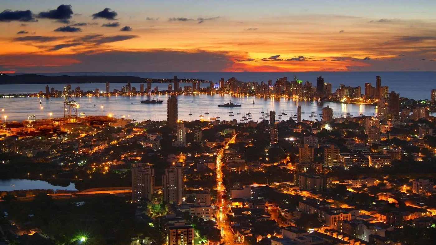 Tour nocturno por la bahía de Cartagena